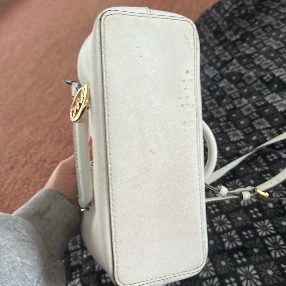 Micheal Kors Snatchel Purse - Picture 5 of 7